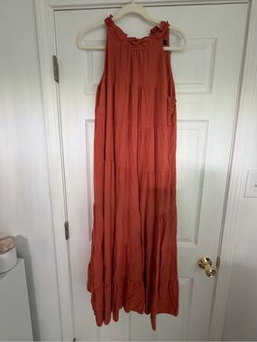 Haeof Sleeveless Tiered Maxi Dress in Rust Medium